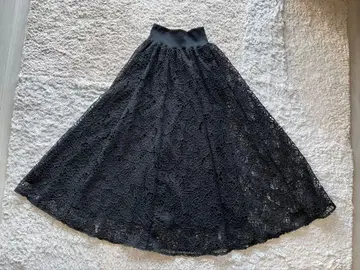 모니레 블랙 꽃무늬 레이스 플레어 스커트