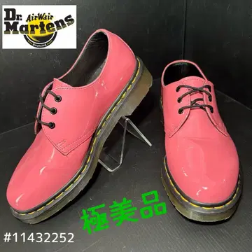 Dr. Martens 에나멜 통굽 로퍼 3홀 UK4