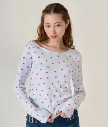 티나 조준 숄더 개방 스타 프린트 롱 T