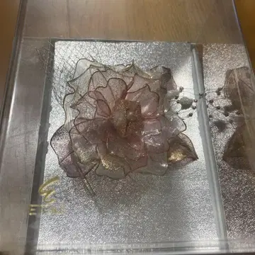 엘레강트한 꽃 디자인 브로치 핑크