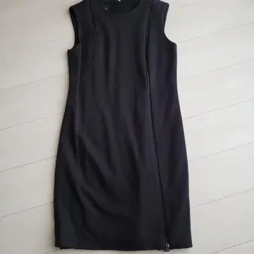 블랙 슬리브리스 타이트 드레스