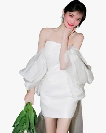 귀여운 사전 촬영 화이트 미니 드레스 웨딩