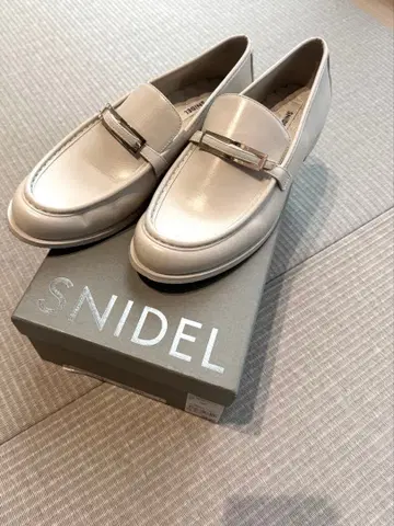 SNIDEL 로퍼 SWG8235604 003(IVR) L 사이즈