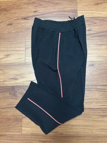 블랙 조거 팬츠 사이드 라인 haversack