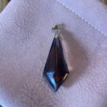 크리스탈 다이아몬드 컷 펜던트 탑