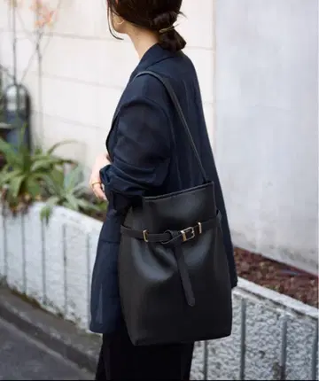 SLOBE 벨트 스퀘어 토트백