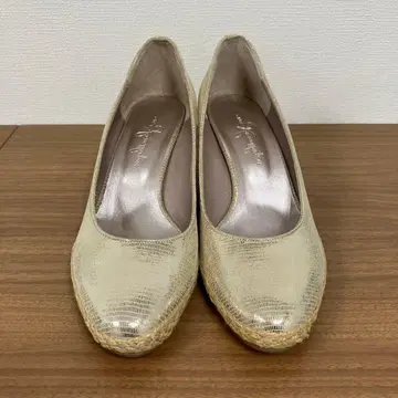 골드 에스파드리유 스타일 웨지힐 펌프스