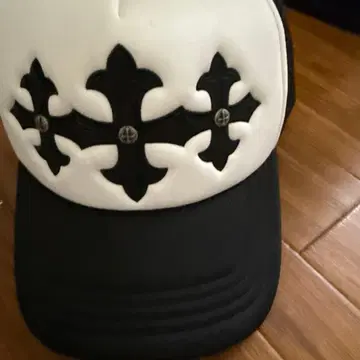 Supplier 크로스 모티브 메쉬 캡