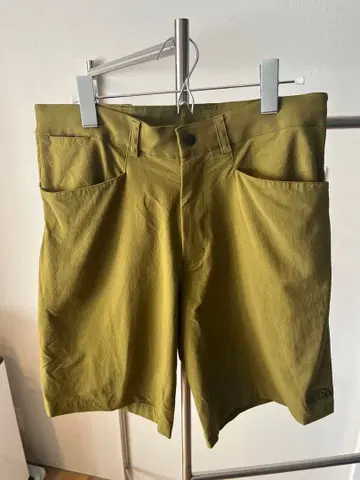 THE NORTH FACE 올리브 그린 숏팬츠