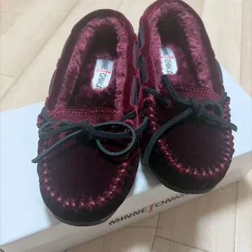 MINNETONKA 버건디 모카신