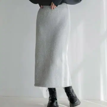 LOWRYSFARM 샤기 라메 타이트 스커트