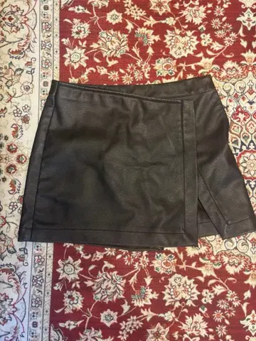 ZARA 가죽 큐롯 스커트