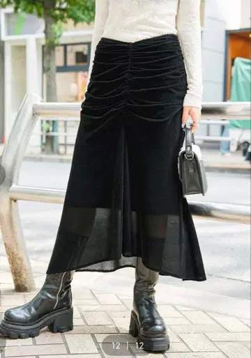 FETICO 블랙 드레이프 미디 스커트