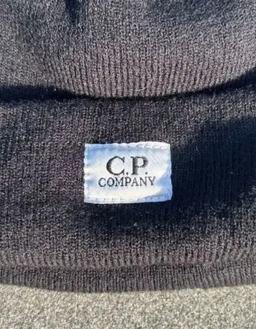 C.P. COMPANY 고글 니트 모자 블랙