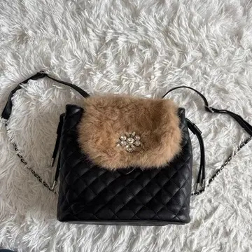 레이디 퍼 포함 백팩