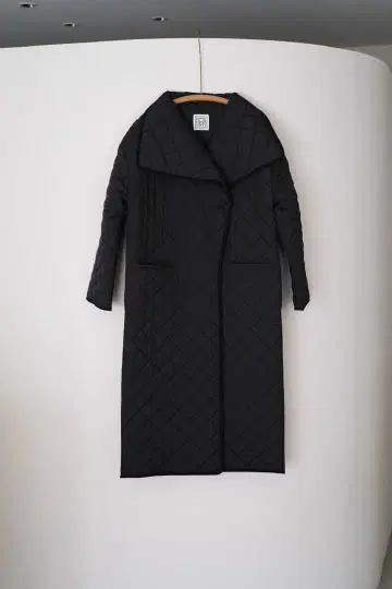 TOTEME 블랙 롱 코트