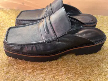 JEANASIS 블랙 가죽 로퍼 통굽