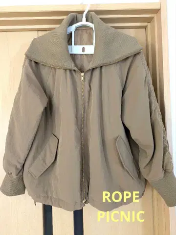 로페피크닉 충전솜 스탠드 카라 숏 블루종 베이지