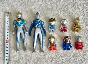 울트라맨 피규어 세트 10체