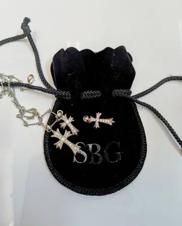 SBG 지르코니아 트리플 크로스 목걸이 십자가