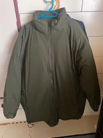 다운 자켓 올리브