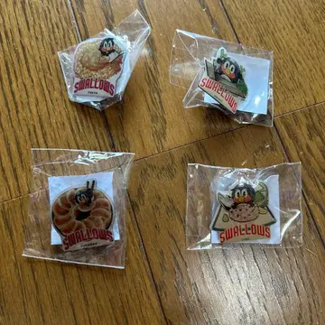 SWALLOWS 츠바쿠로 핀 배지 4개 세트