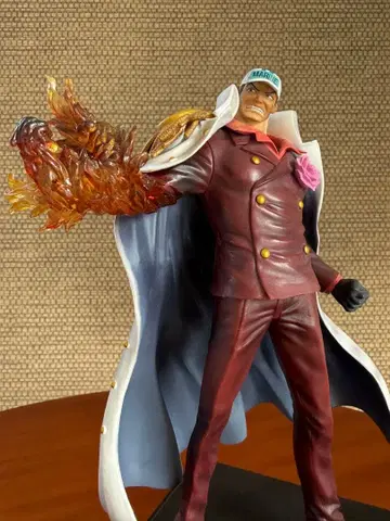 원피스 사카즈키 피규어