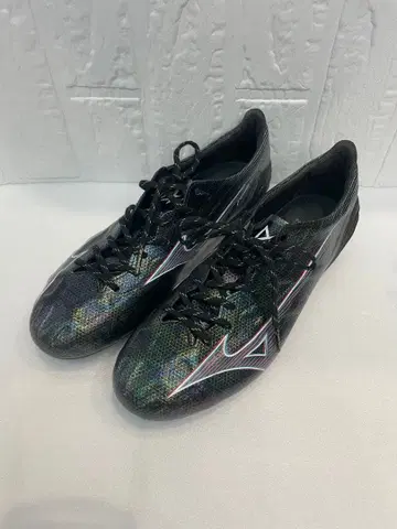 미즈노 알파 축구화 블랙/멀티 컬러