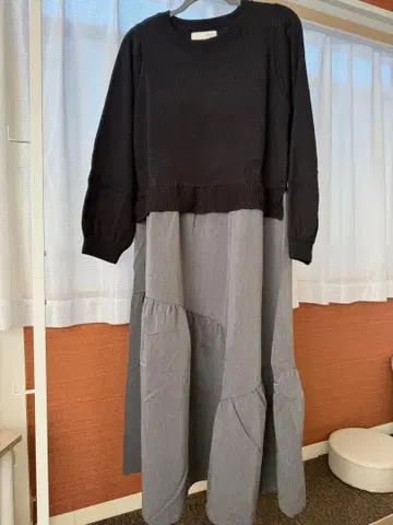 블랙과 그레이의 도킹 원피스