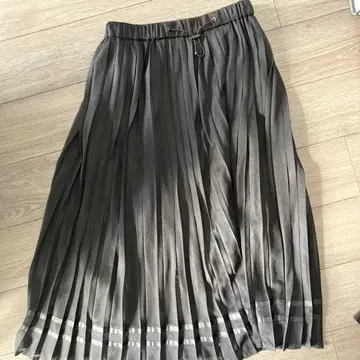 MUVEIL 플리츠 롱 스커트 블랙