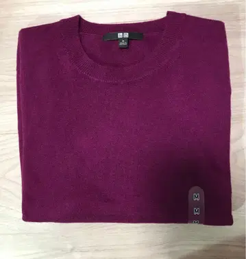 미사용 새상품 유니클로 이번 시즌 캐시미어 크루넥 스웨터 퍼플 M