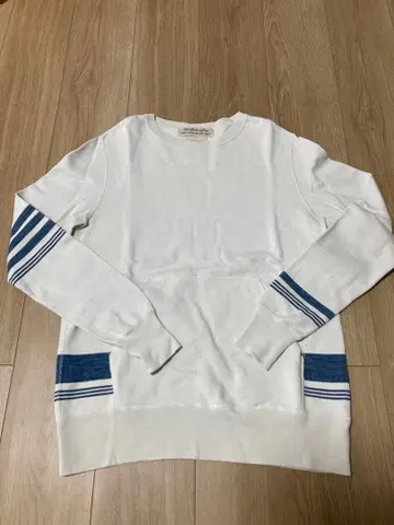 레미 리프 긴팔 티셔츠