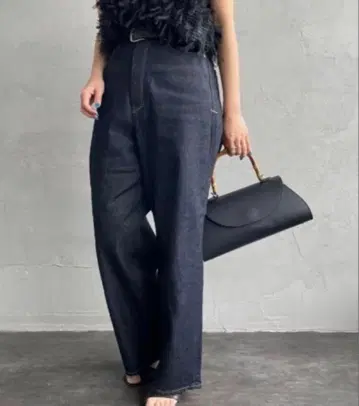 야누크 JOAN 루즈 스트레이트 데님 22