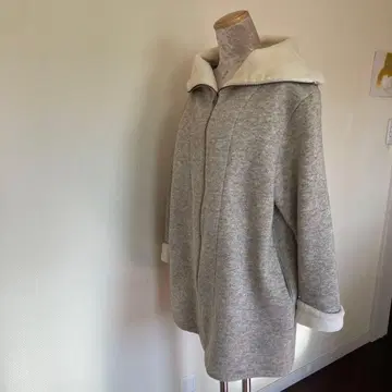 [PRISTINE] 야크 쭈리 스탠드 카라 벌룬 자켓