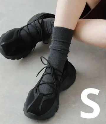 SENSE OF PLACE 레이스업 발레 스니커즈 블랙 S