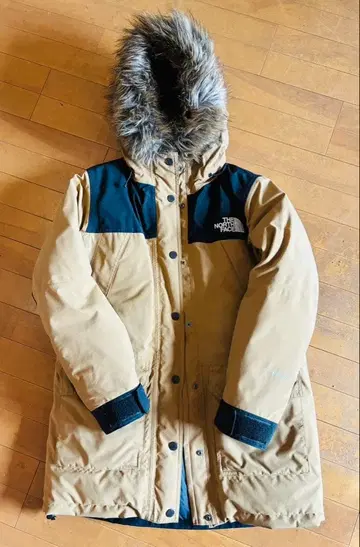 THE NORTH FACE 다운 자켓 베이지/블랙