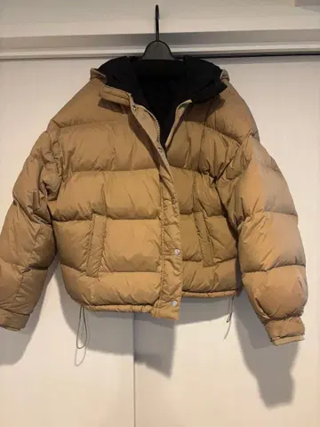 베이지 퀼팅 다운 자켓 후드 부착 리버서블