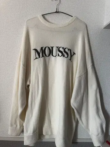 MOUSSY 오버 사이즈 화이트 스웨터