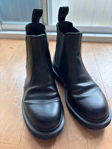 블랙 첼시 부츠 사이드 고어 포함