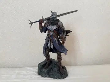 엘든 링 나이트레인 컬렉터즈 에디션 추적자 동상