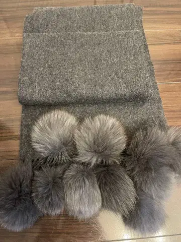 그레이 울 퍼 부착 스톨