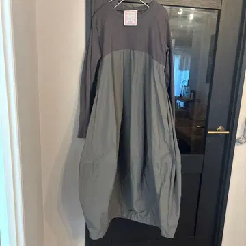 BEARDSLEY 카키 긴팔 티셔츠 원피스