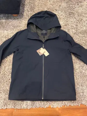 미사용 새상품 유니클로 미쉐린 콜라보 네이비 블록 테크 L