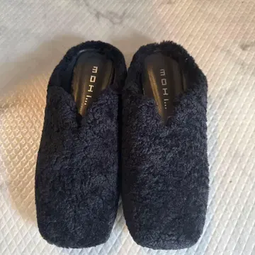 MOHI 블랙 슬립온 36