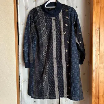 네이비 계열 버튼 원피스