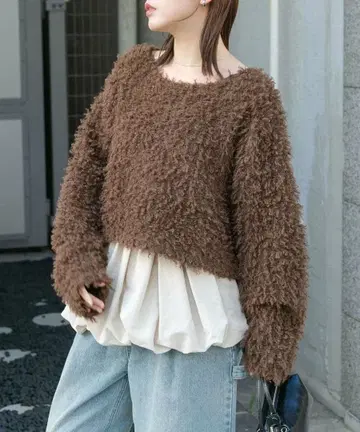 KBF 크롭 페더 풀오버