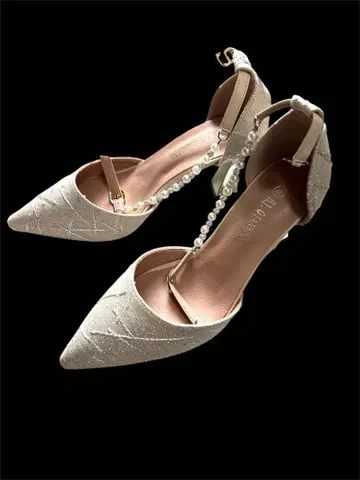 No. Queen 베이지 스틸레토 하이힐