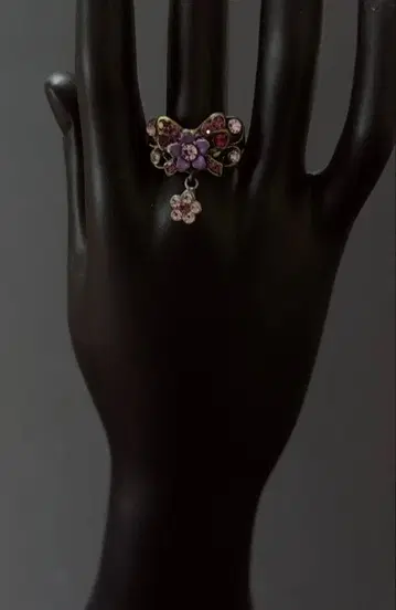 미하엘 네그린 나비 디자인 스톤 반지