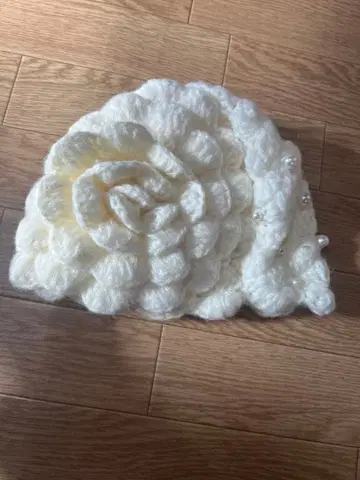 새상품 입체 화이트 꽃 모양 니트 모자 사이즈 54cm~59cm