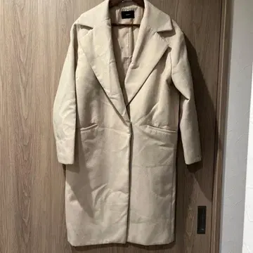 EMODA 크림색 롱 코트